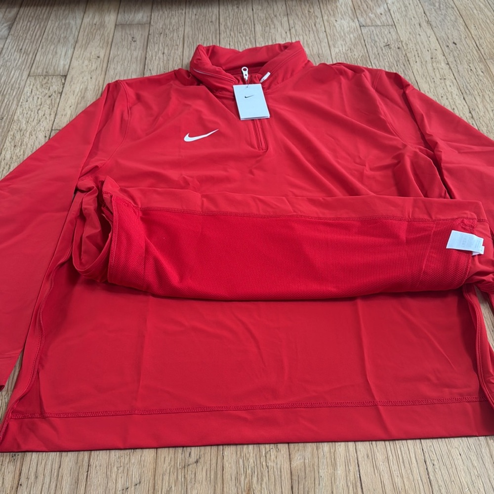 NIKE MEN’S COACHES JACKET
Long-Sleeve Woven Top (Stock) - Picture 5 of 12